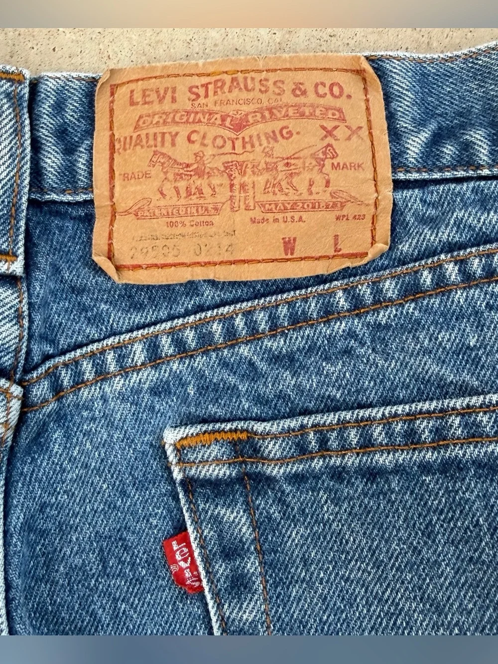 Vintage 80s Levis 505 Medium Wash Blue Jeans Act. Size 34x31” Made In USA